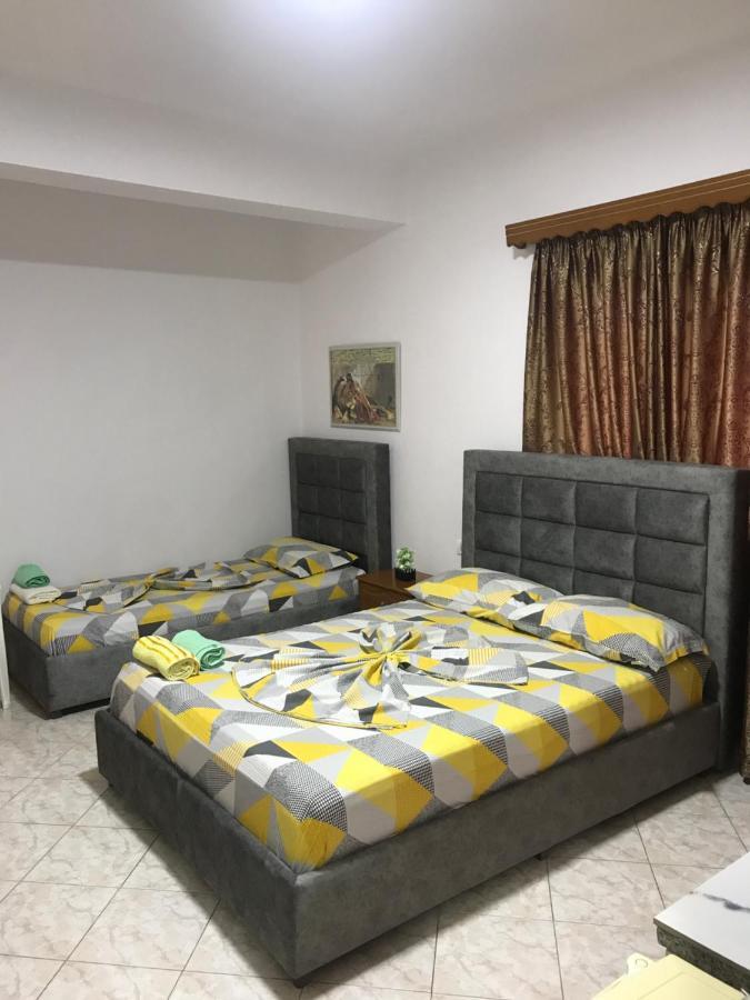 סרנדה Apartament Roisin מראה חיצוני תמונה