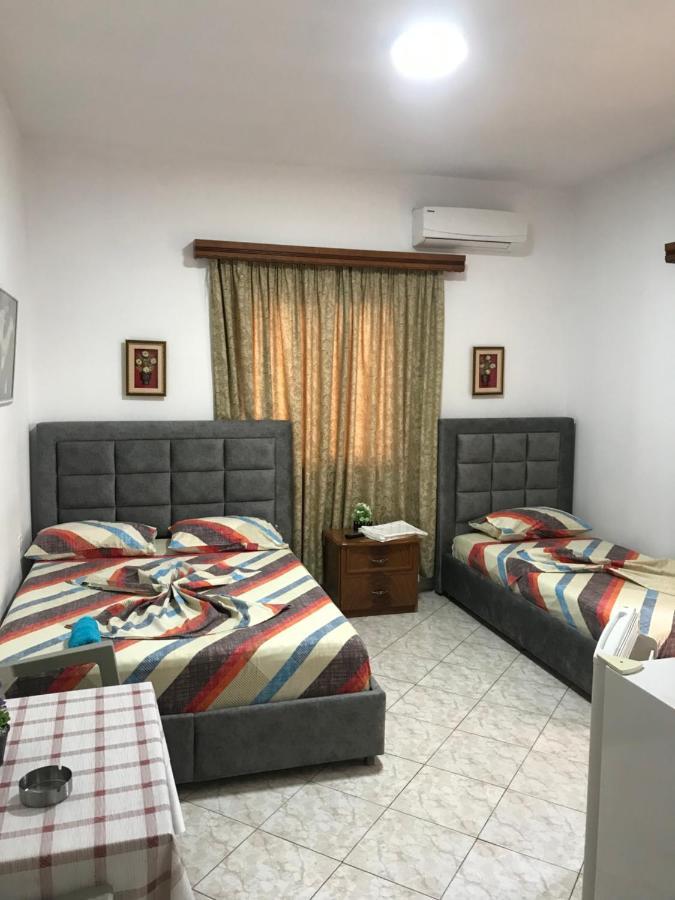סרנדה Apartament Roisin מראה חיצוני תמונה