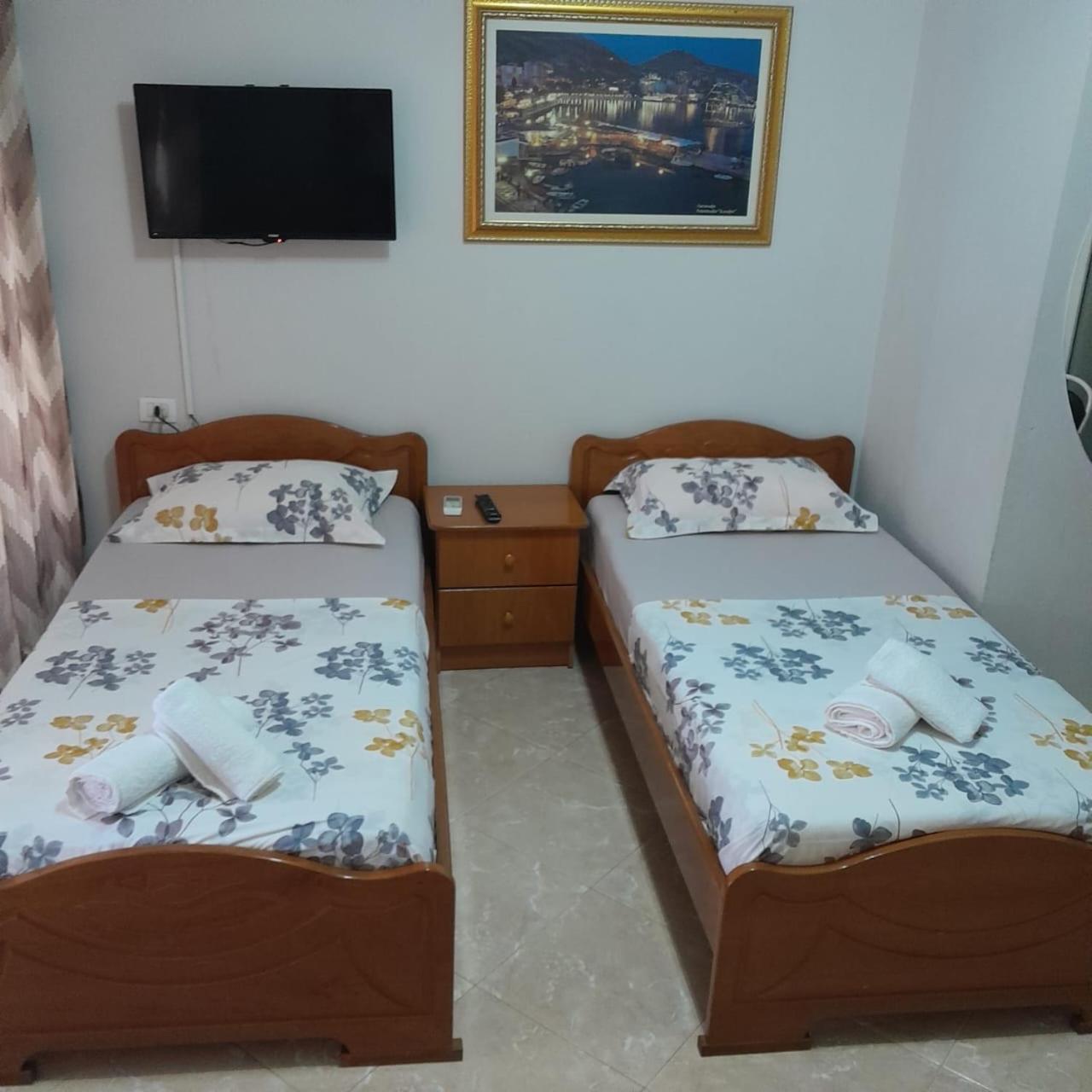 סרנדה Apartament Roisin מראה חיצוני תמונה